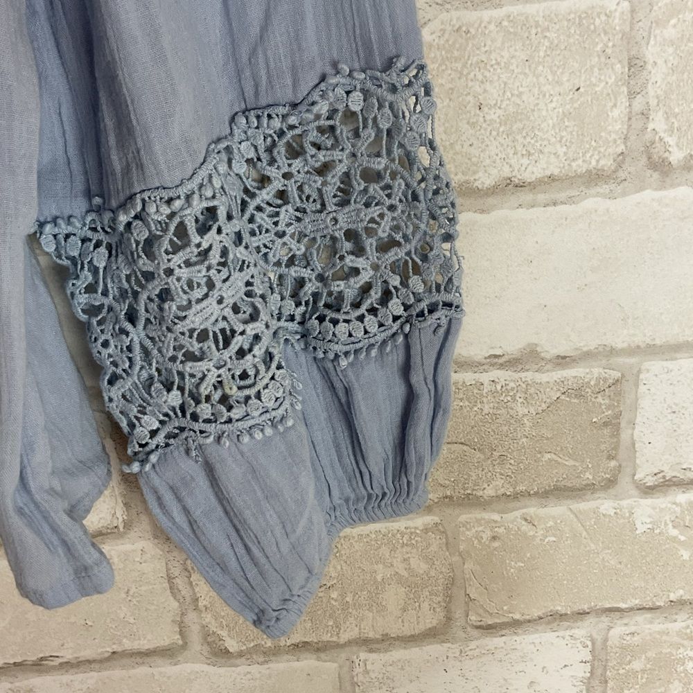 Lucky Brand Light Blue Crochet Trim Blouse Size L - Picture 5 of 16